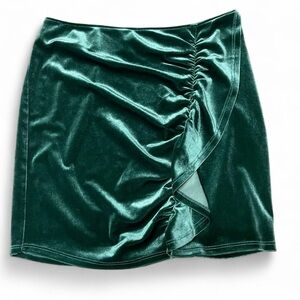 Abercrombie and Fitch Women's Green Velvet Mini Skirt Size XS Club Going Out
